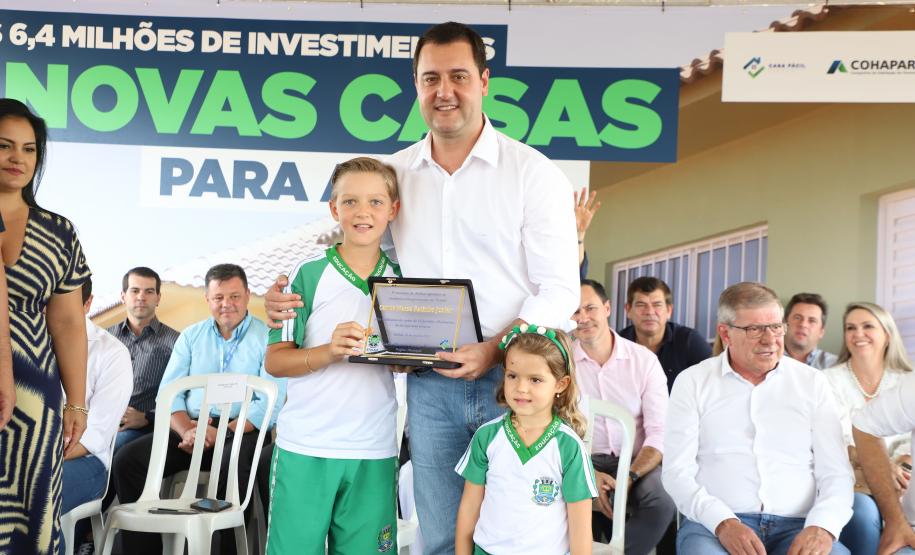 Governador inaugura conjunto com 60 moradias em Atalaia