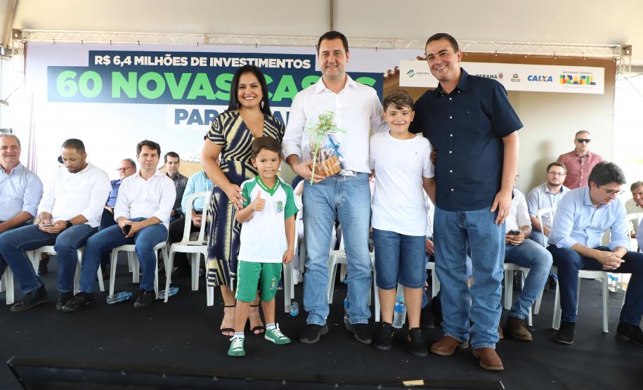 Governador inaugura conjunto com 60 moradias em Atalaia