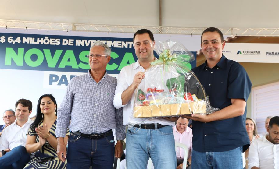 Governador inaugura conjunto com 60 moradias em Atalaia