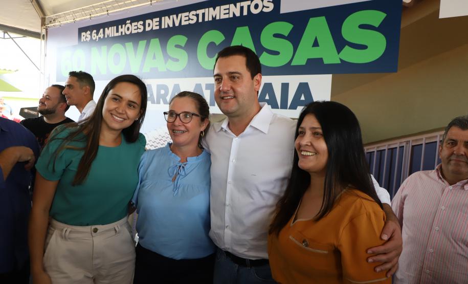 Governador inaugura conjunto com 60 moradias em Atalaia