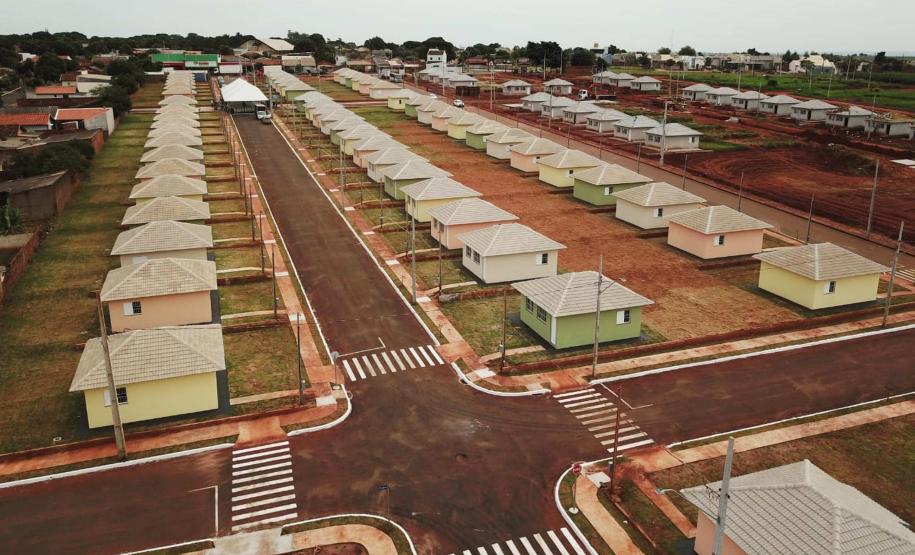 Governador inaugura conjunto com 60 moradias em Atalaia