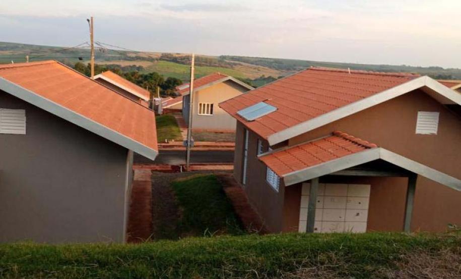 Estado, 183 famílias de Santa Mariana conquistam casa própria