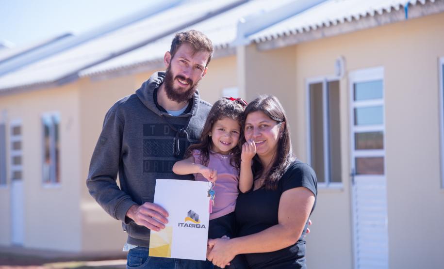 Entrega de 50 novas casas populares em Reserva marca sucesso do programa habitacional