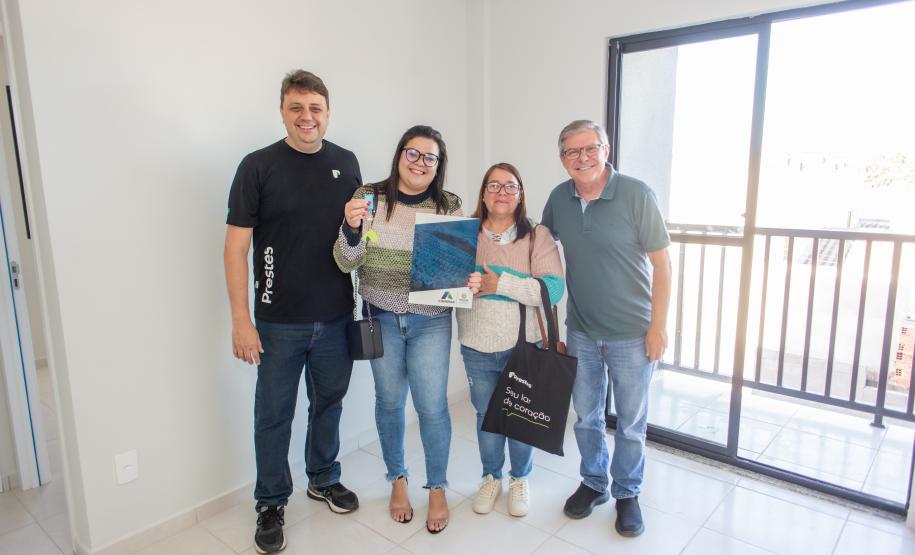 Entrega de Apartamentos Marca Momento Histórico em Cambé
