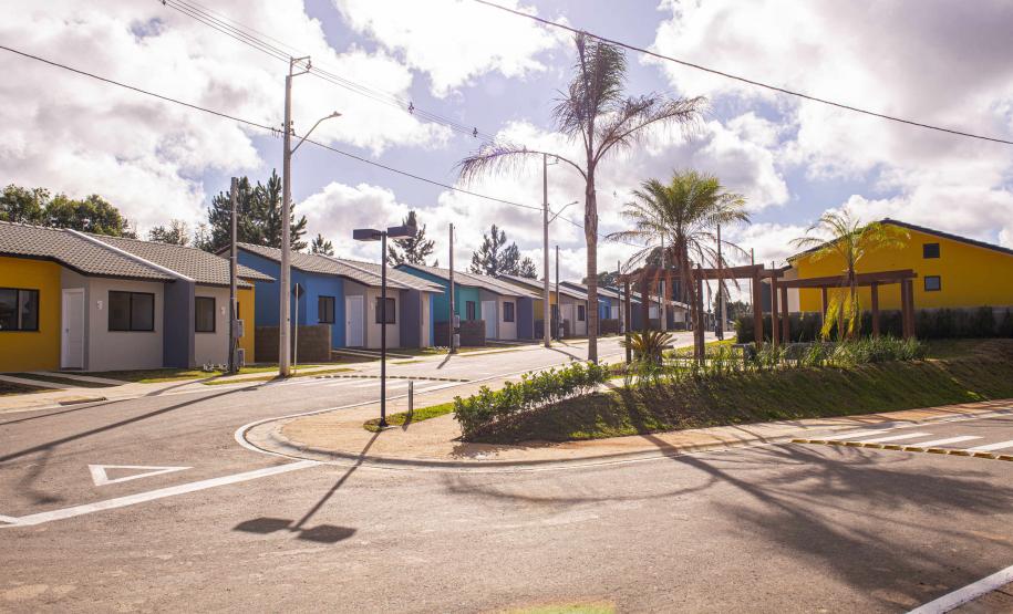 Estado investe R$ 1,8 milhão para apoiar famílias em conjunto de 266 casas em Ponta Grossa