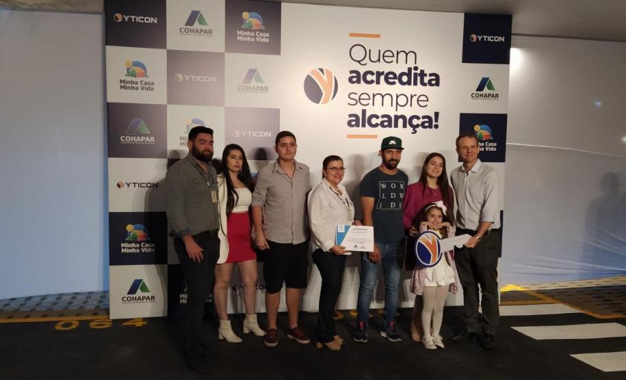 Com apoio do Estado, 21 famílias de Cambé conquistam o sonho da casa própria