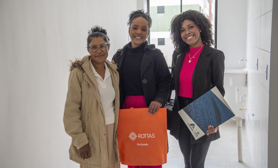 Com apoio do Estado, famílias de Almirante Tamandaré conquistam novas moradias