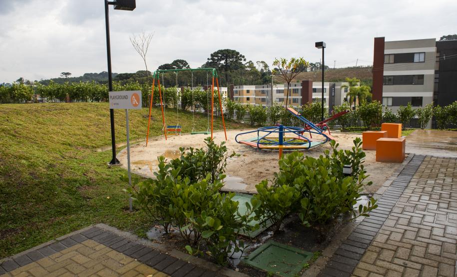 Com apoio do Estado, famílias de Almirante Tamandaré conquistam novas moradias