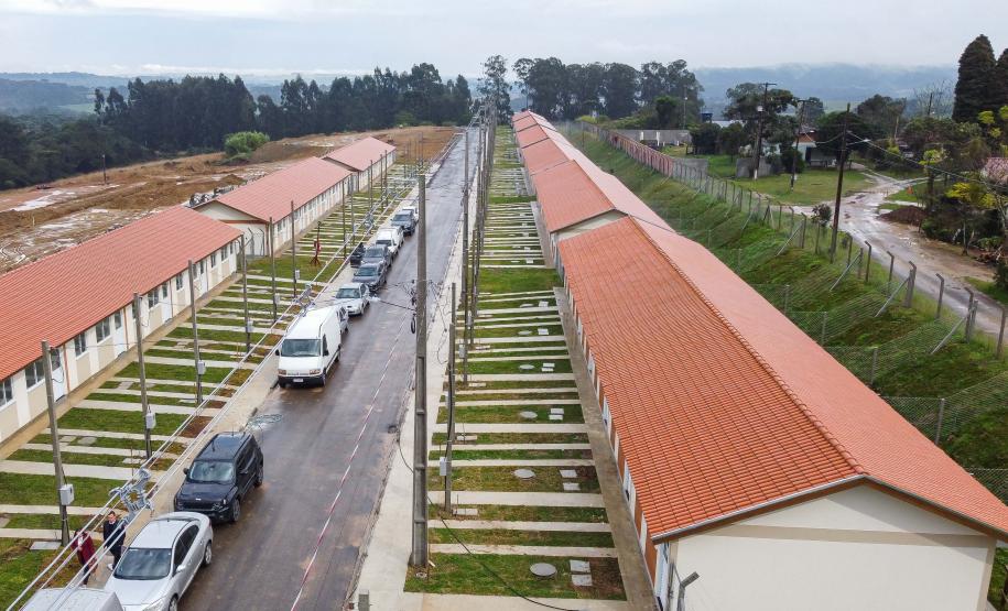 Com apoio da Estado, 94 famílias da Lapa recebem as chaves da casa própria