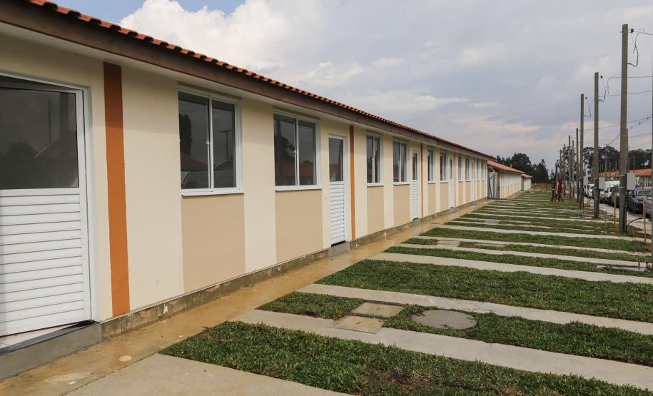 Com apoio da Estado, 94 famílias da Lapa recebem as chaves da casa própria