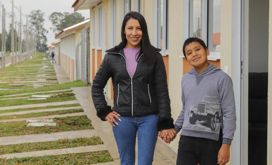 Com apoio da Estado, 94 famílias da Lapa recebem as chaves da casa própria