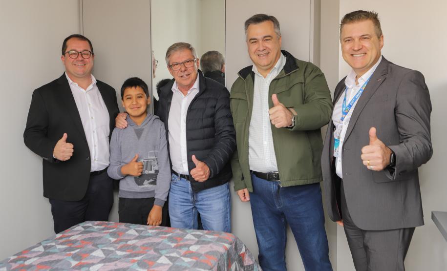 Com apoio da Estado, 94 famílias da Lapa recebem as chaves da casa própria