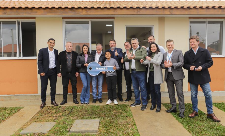 Com apoio da Estado, 94 famílias da Lapa recebem as chaves da casa própria