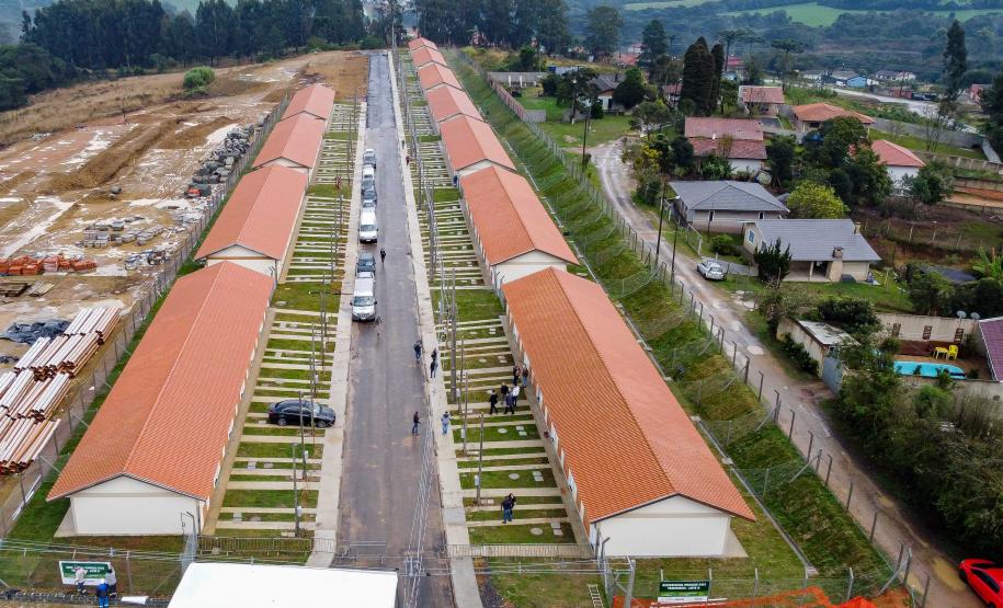 Com apoio da Estado, 94 famílias da Lapa recebem as chaves da casa própria