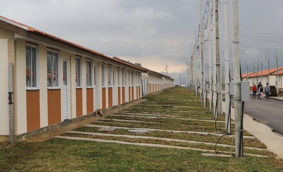 Com apoio da Estado, 94 famílias da Lapa recebem as chaves da casa própria