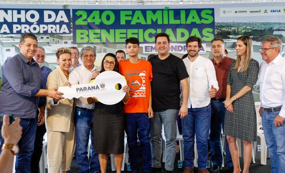 Aporte de R$ 2,5 milhões do Estado ajuda 166 famílias de Londrina a comprarem apartamento