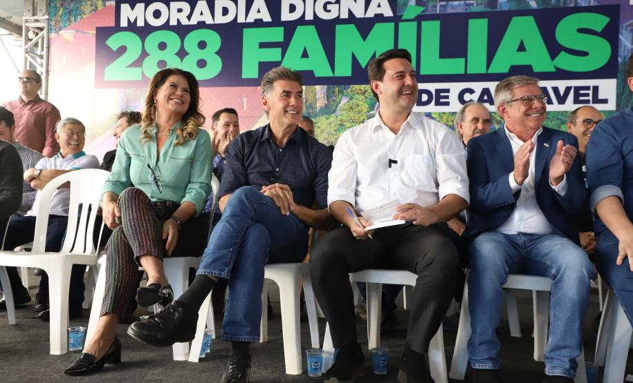 Com apoio do Estado para entrada, 85 famílias de Cascavel conquistam a casa própria