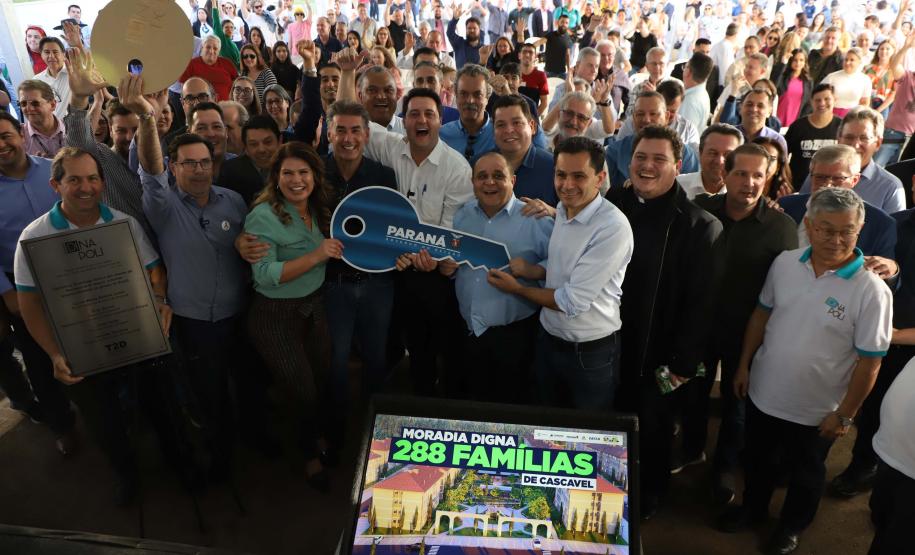 Com apoio do Estado para entrada, 85 famílias de Cascavel conquistam a casa própria
