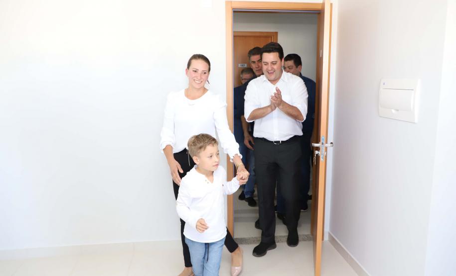 Com apoio do Estado para entrada, 85 famílias de Cascavel conquistam a casa própria