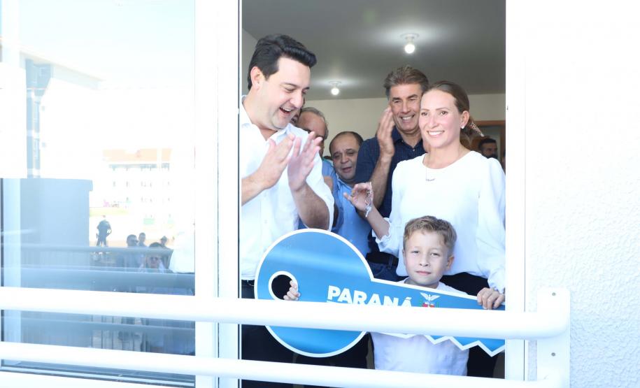 Com apoio do Estado para entrada, 85 famílias de Cascavel conquistam a casa própria