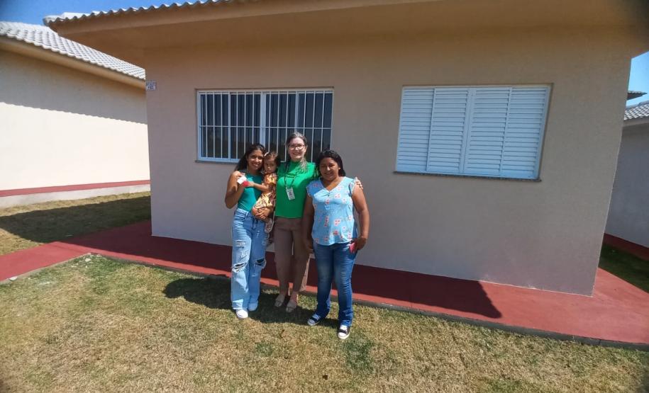 Um sonho que se torna realidade: 36 Famílias de Alto Paraíso recebem suas casas com a ajuda do subsídio do Governo.