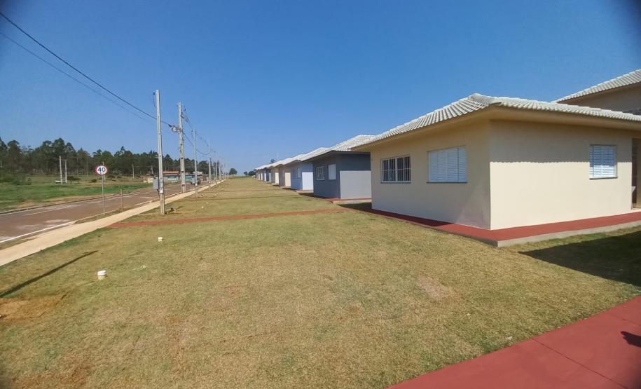 Um sonho que se torna realidade: 36 Famílias de Alto Paraíso recebem suas casas com a ajuda do subsídio do Governo.