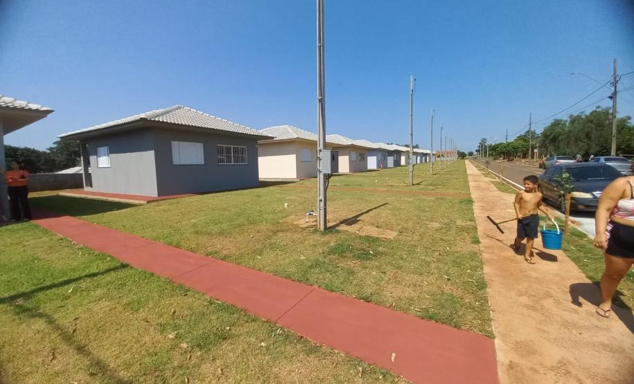 Um sonho que se torna realidade: 36 Famílias de Alto Paraíso recebem suas casas com a ajuda do subsídio do Governo.