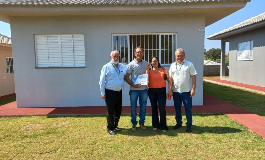 Um sonho que se torna realidade: 36 Famílias de Alto Paraíso recebem suas casas com a ajuda do subsídio do Governo.