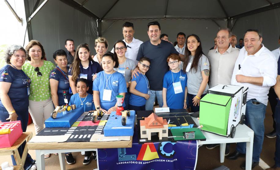 Ratinho Junior entrega 408 casas em Ponta Grossa