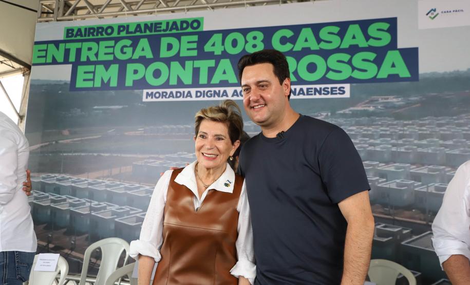 Ratinho Junior entrega 408 casas em Ponta Grossa