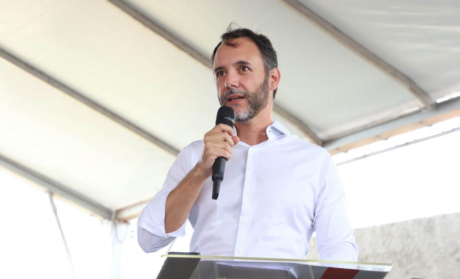 Ratinho Junior entrega 408 casas em Ponta Grossa