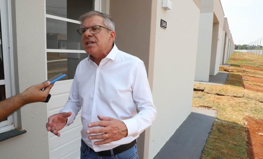 Ratinho Junior entrega 408 casas em Ponta Grossa