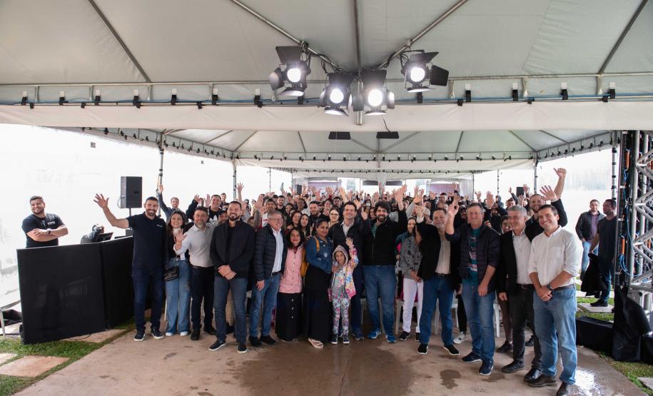 Com subsídios do Estado para entrada, 448 famílias recebem a casa própria em Curitiba