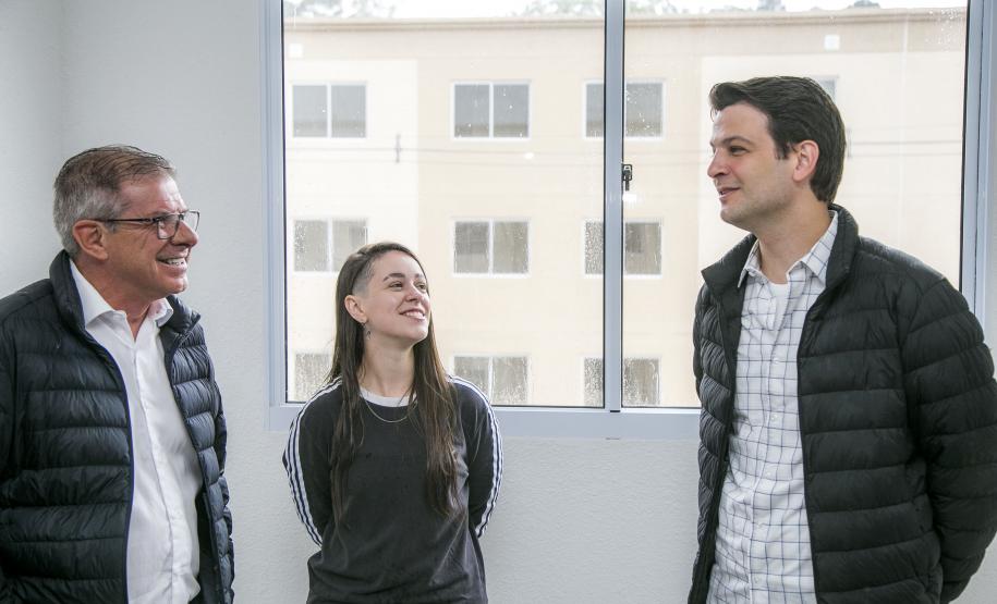 Com subsídios do Estado para entrada, 448 famílias recebem a casa própria em Curitiba