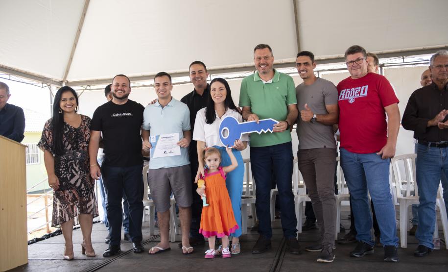 Cohapar realiza duas entregas de moradias no Paraná: Atalaia e Paiçandu