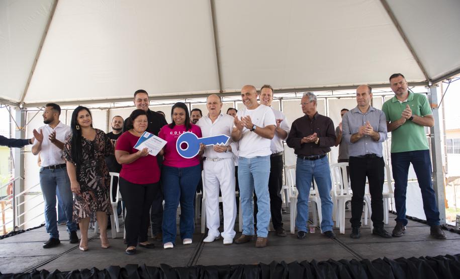 Cohapar realiza duas entregas de moradias no Paraná: Atalaia e Paiçandu