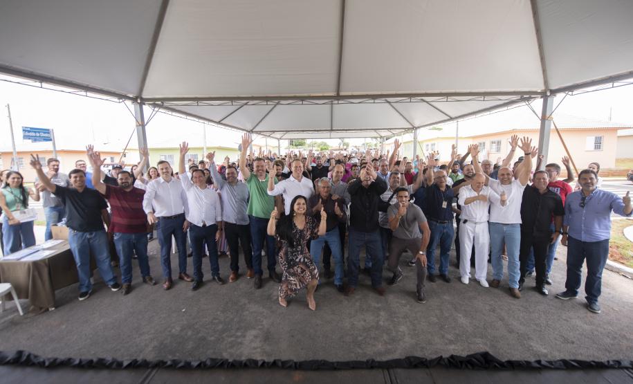 Cohapar realiza duas entregas de moradias no Paraná: Atalaia e Paiçandu