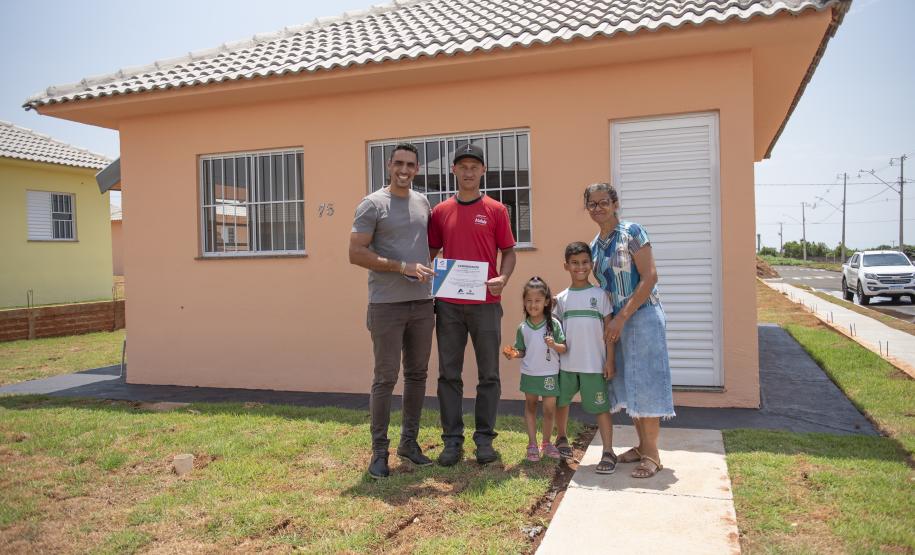 Cohapar realiza duas entregas de moradias no Paraná: Atalaia e Paiçandu