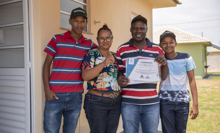Cohapar realiza duas entregas de moradias no Paraná: Atalaia e Paiçandu