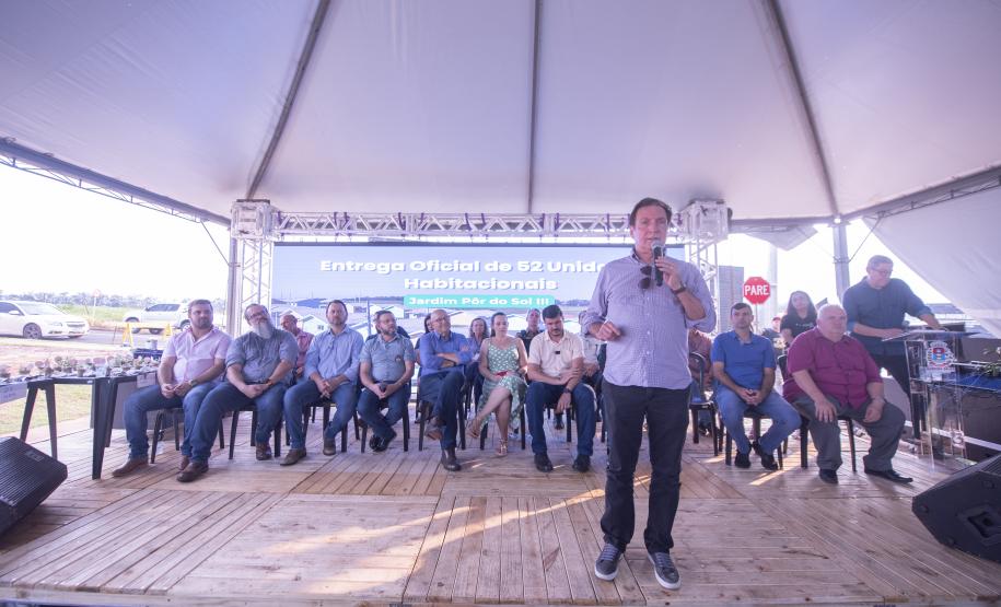 Famílias de Moreira Sales recebem as chaves da casa própria após subsídio do Estado