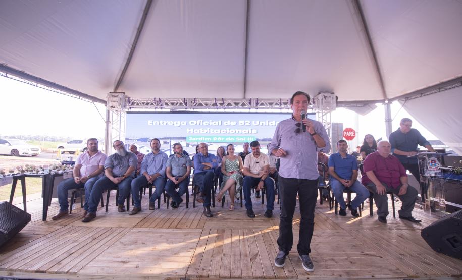 Famílias de Moreira Sales recebem as chaves da casa própria após subsídio do Estado