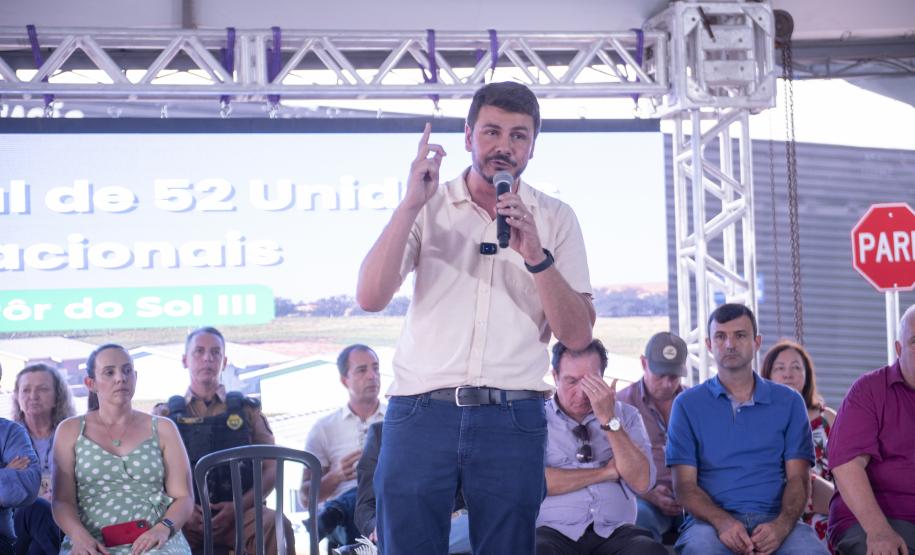 Famílias de Moreira Sales recebem as chaves da casa própria após subsídio do Estado