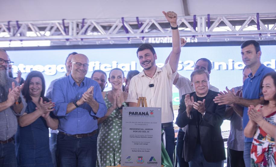 Famílias de Moreira Sales recebem as chaves da casa própria após subsídio do Estado