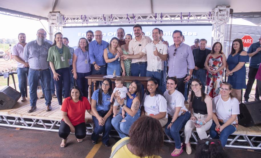 Famílias de Moreira Sales recebem as chaves da casa própria após subsídio do Estado