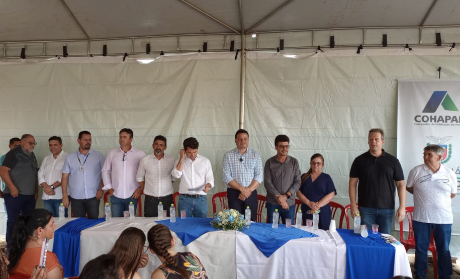 Famílias de Curiúva recebem as chaves da casa própria financiadas pelo Estado