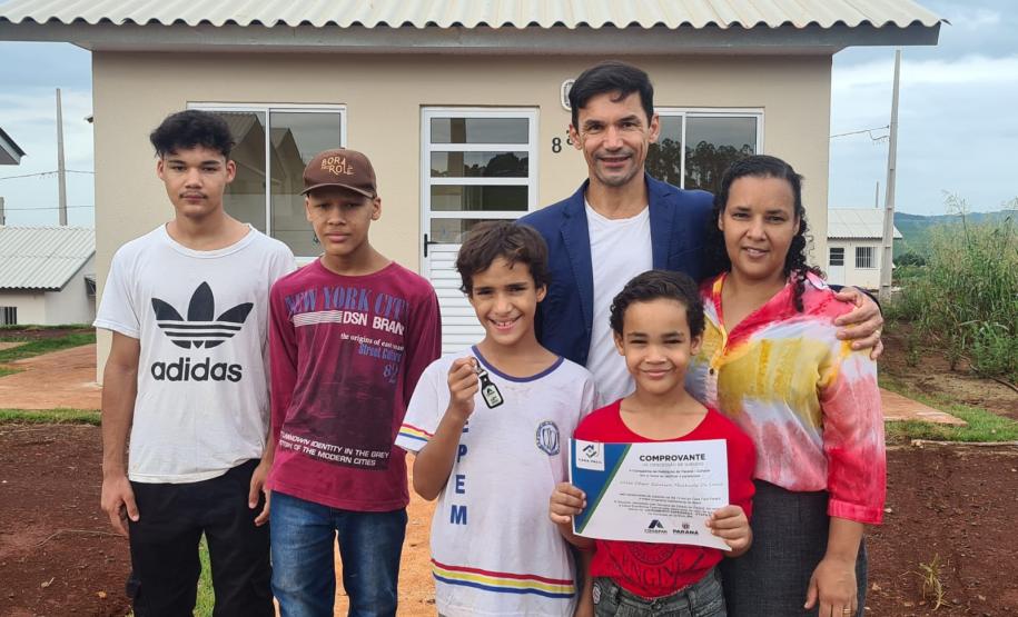 Com o apoio do Estado , 31 casas foram entregues no Loteamento Esperança no município de Missal, Paraná