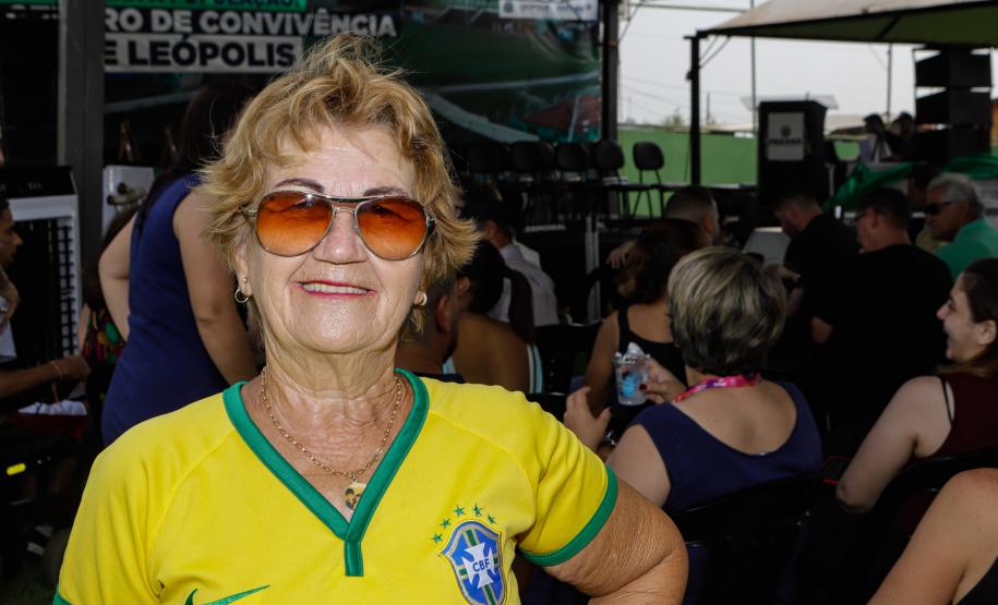 Governador entrega rede de esgoto, centro de convivência e moradias em Leópolis