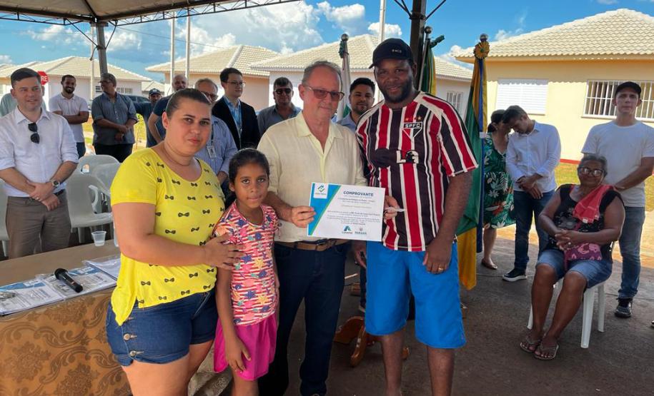 Estado ajuda no valor de entrada e 63 famílias de Terra Rica compram imóvel próprio