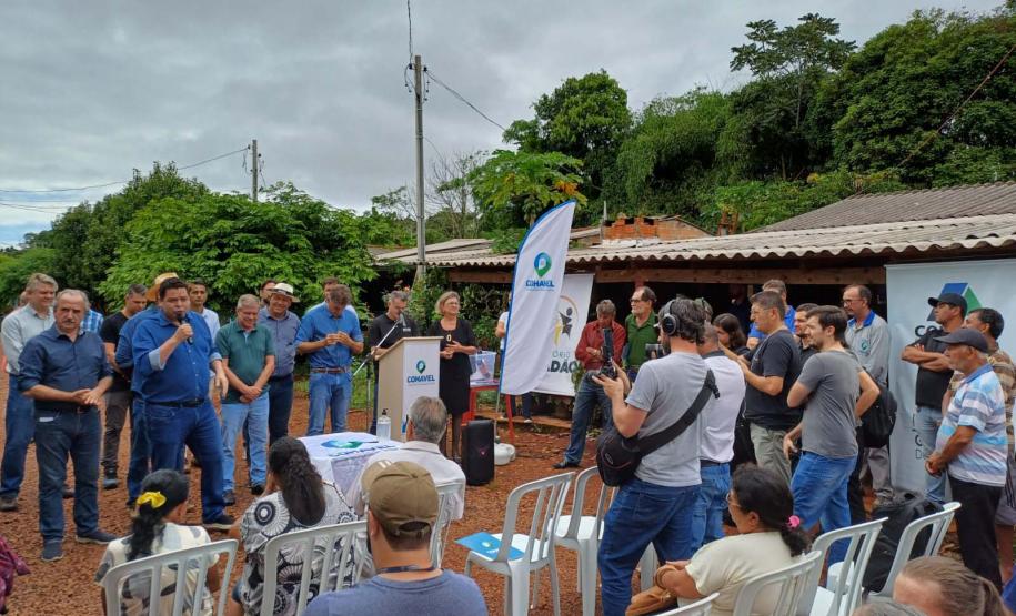 Cohapar entrega 76 matrículas de regularização fundiária para famílias de Cascavel