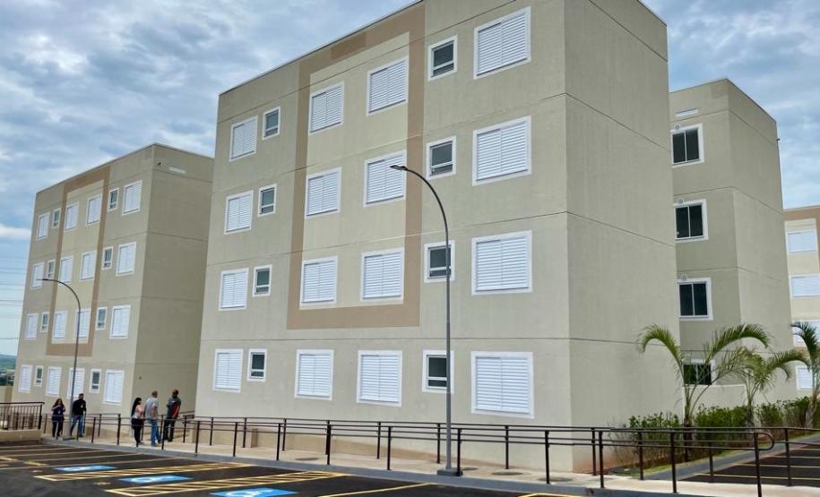 Governo ajuda na entrada e 97 famílias de Londrina realizam o sonho da casa própria